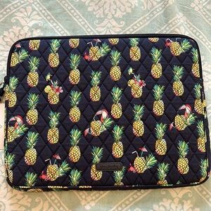 Vera Bradley laptop Sleeve Toucan Pineapple party 14”